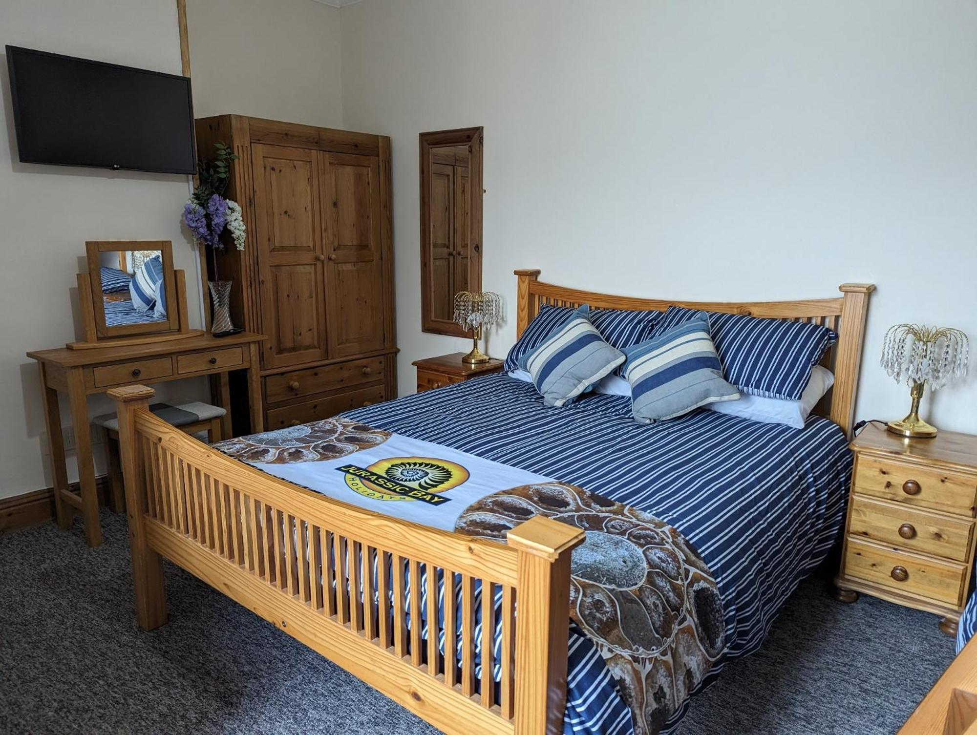Jurassic Bay Holidays Weymouth Room photo
